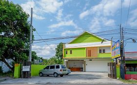 RedDoorz @ Jalan Wonosari KM.9